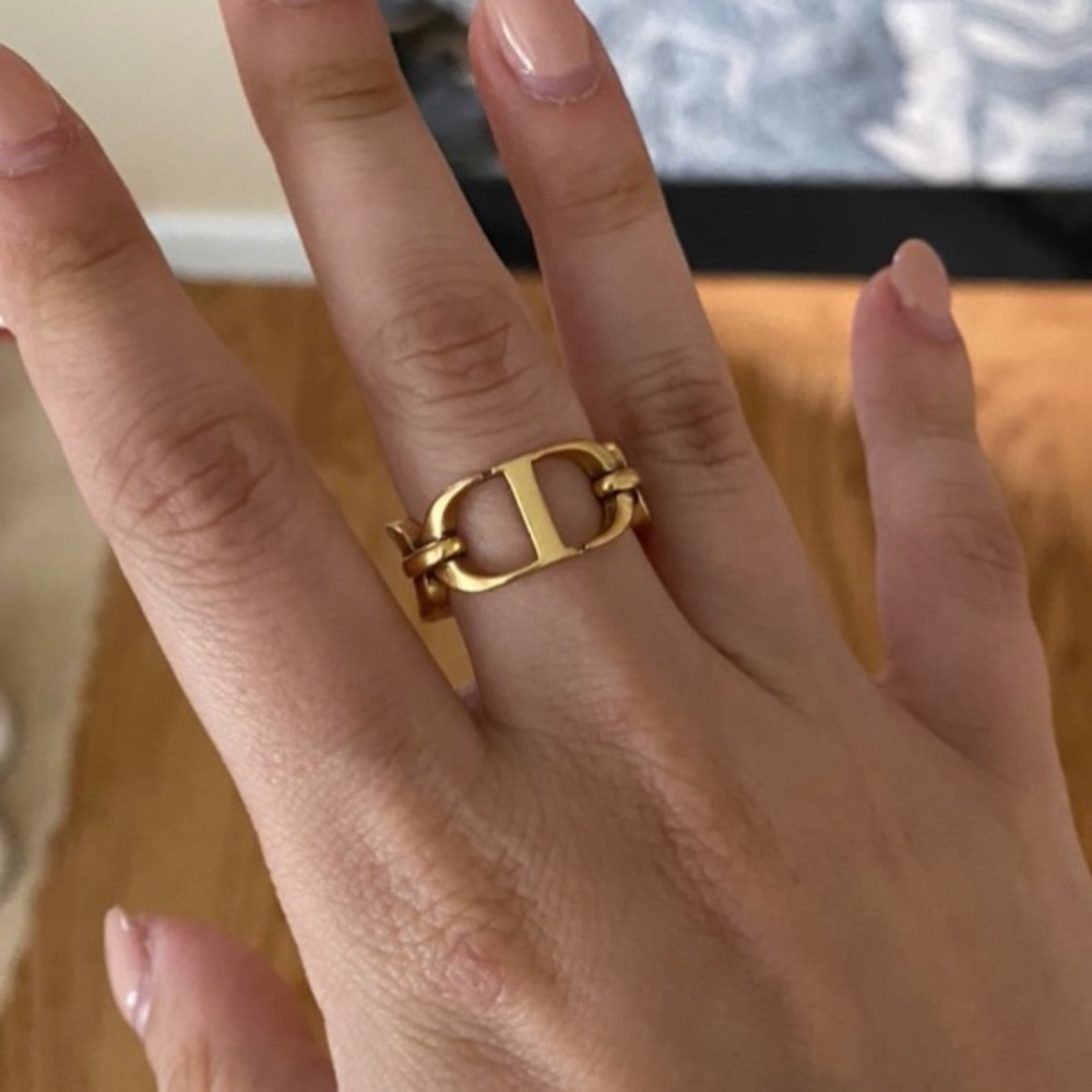 CD Ring - Picture 2 of 2